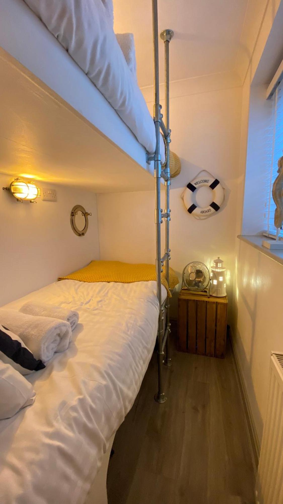 Above Porthminster Beach - "St James Rest" Is A Super Stylish Private Apartment - 2 Mins Walk Main Car Park & Station St Ives 외부 사진